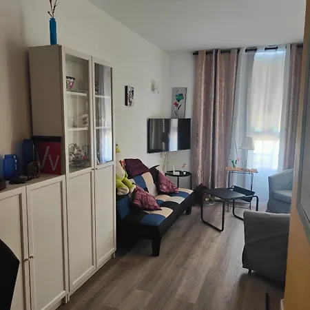 Fantastic 1-bedroom With Sea View Appartamento