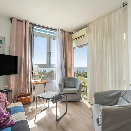 Fantastic 1-bedroom With Sea View アパート